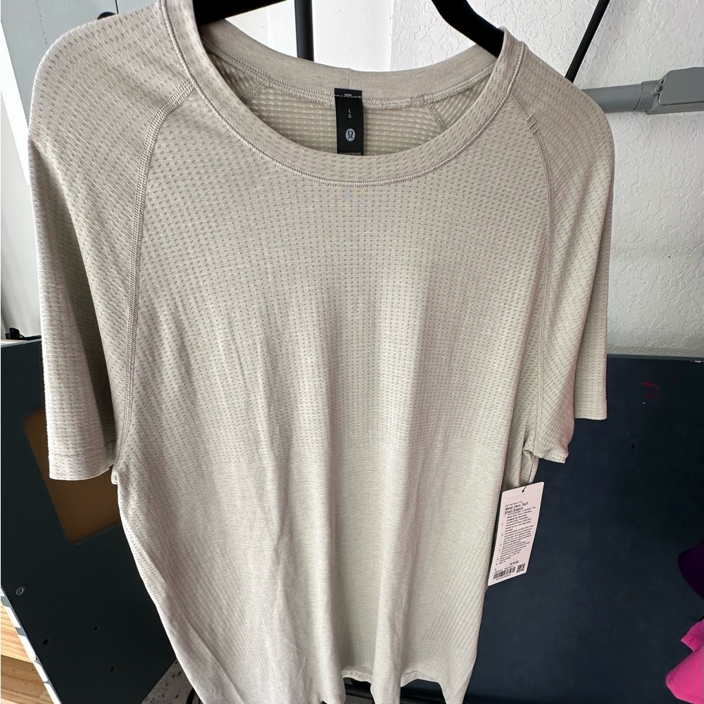 Men’s Cream Color Lululemon large NWT